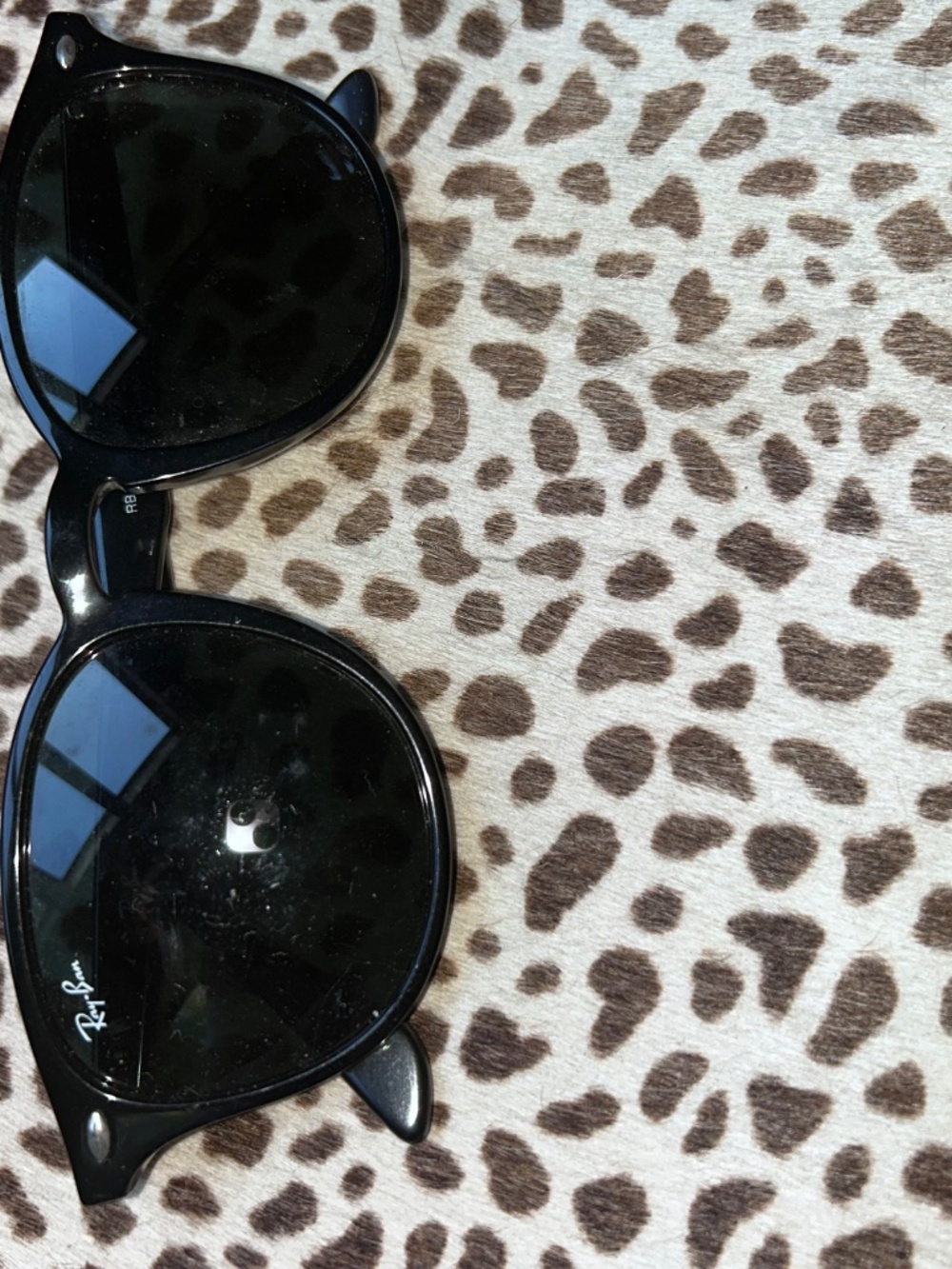 Ray-Ban phantos black round green lens sunglasses
